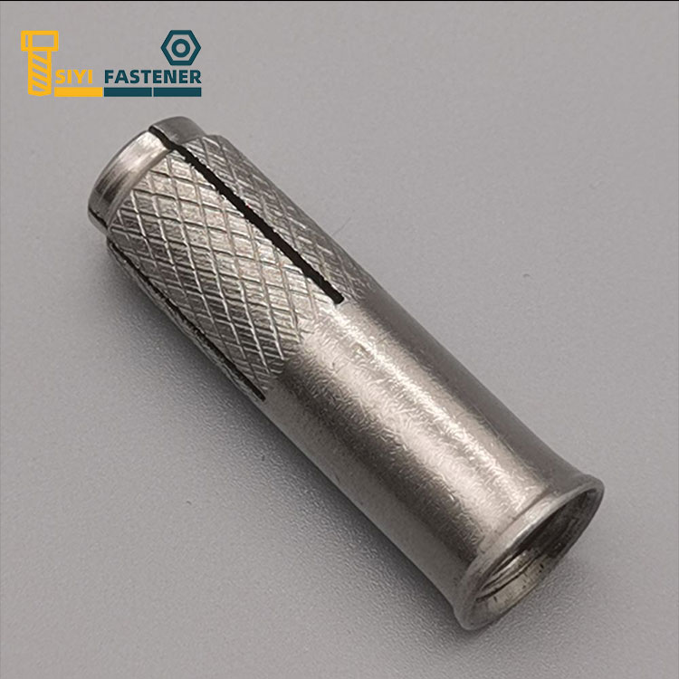 Ancaire Buail Isteach Cruach Dhosmálta le Knurling agus Lip